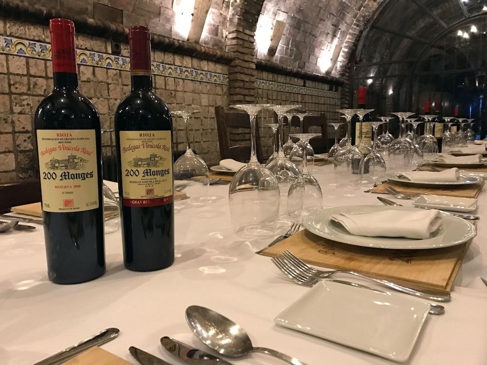 Hotel Vinicola Real-200 Monges Albelda De Iregua Eksteriør billede