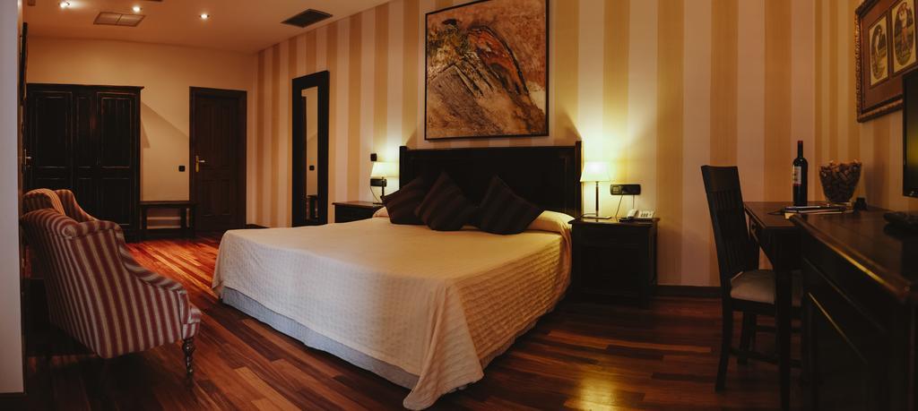 Hotel Vinicola Real-200 Monges Albelda De Iregua Eksteriør billede