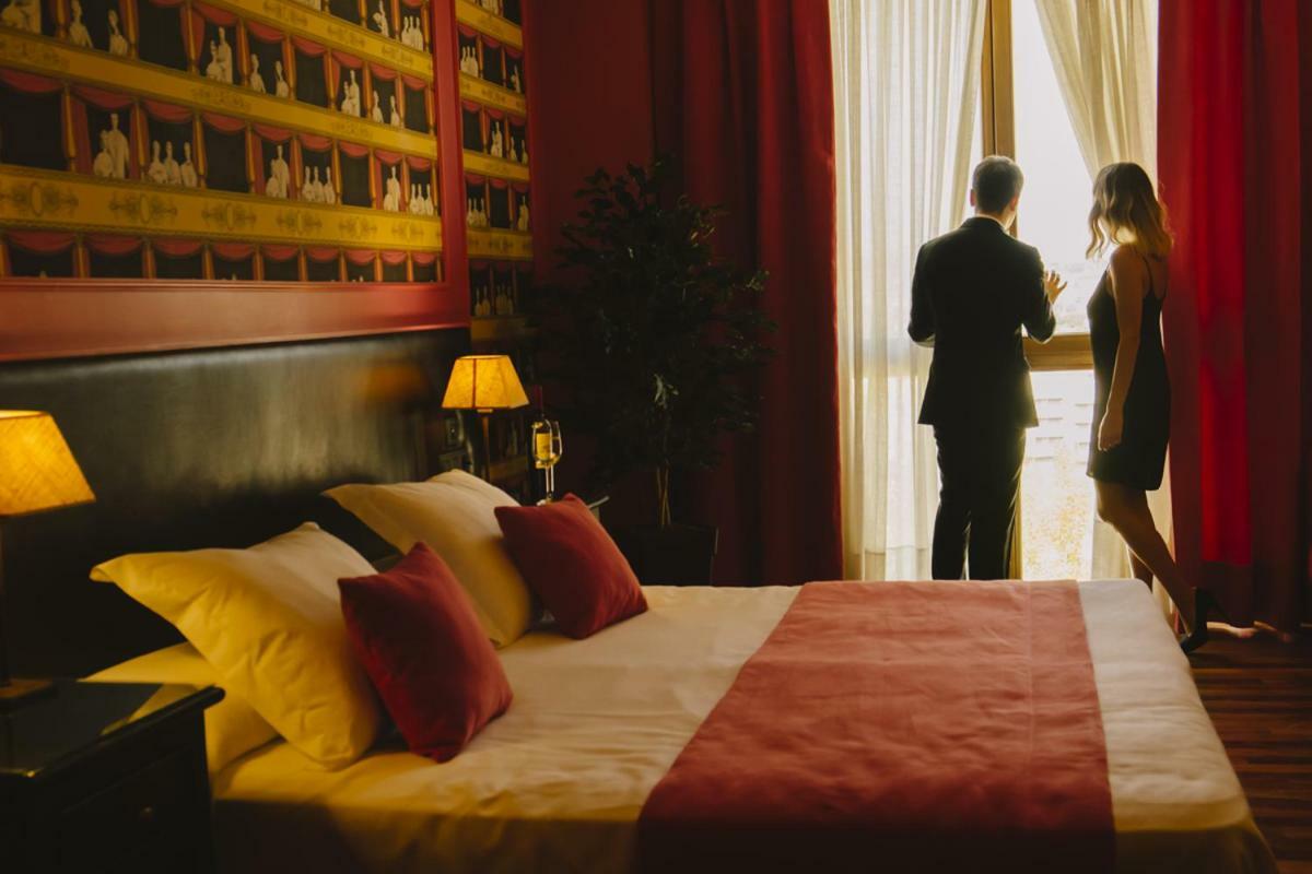 Hotel Vinicola Real-200 Monges Albelda De Iregua Eksteriør billede